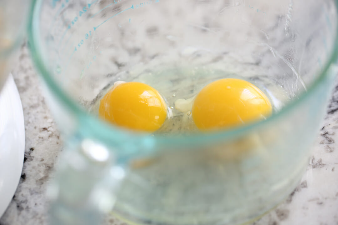 egg yolks 
