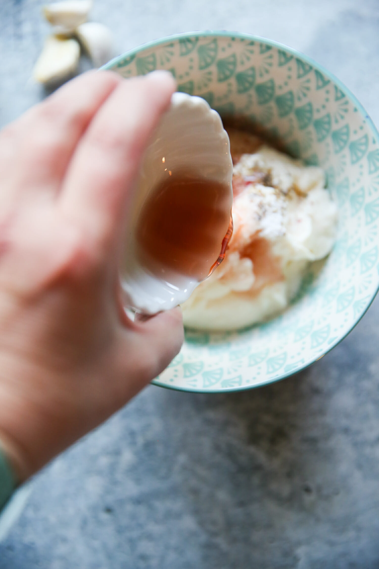 adding red wine vinegar to mayo