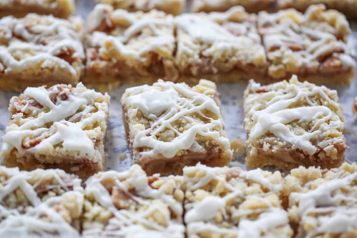 sliced apple streusel bars