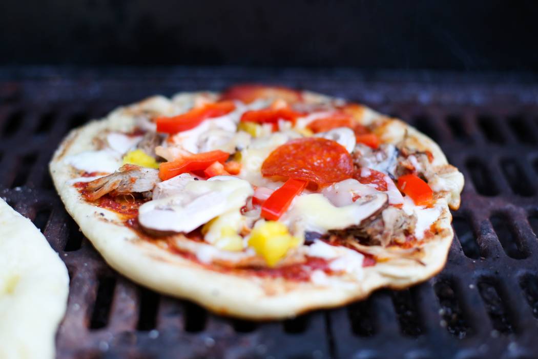 How to Grill Pizza, Grilled Pizza Recipe