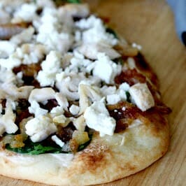 A yummy and super easy flatbread pizza!