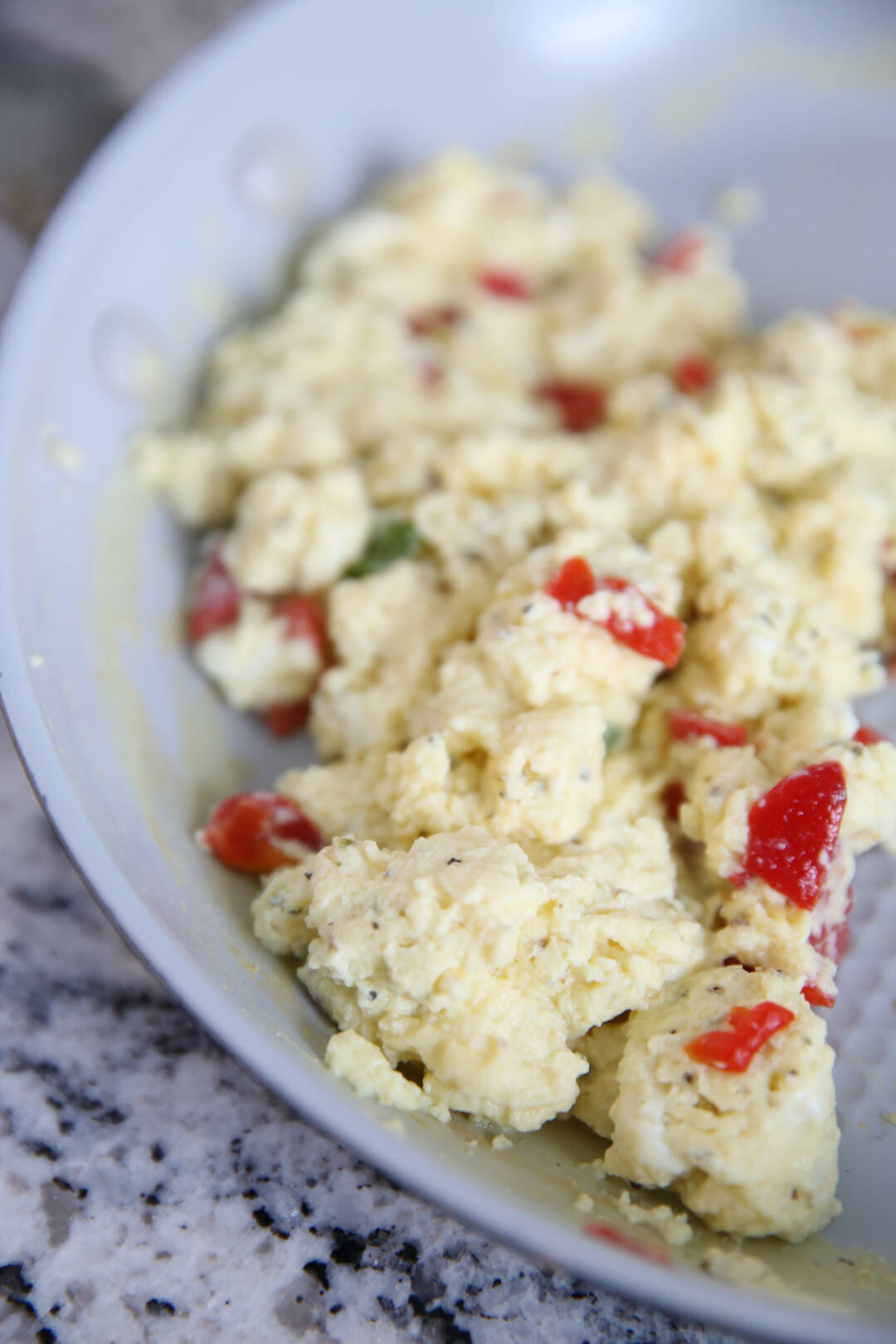 Mediterranean Scrambled Eggs with Feta - Easy Cheesy Vegetarian