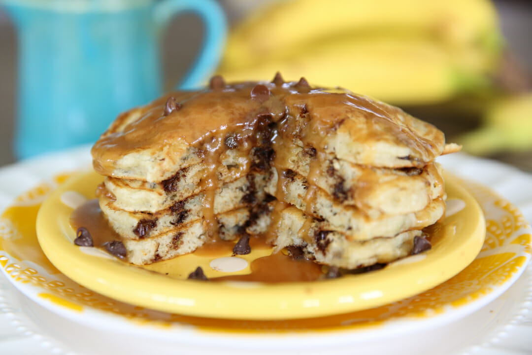 banana chocolate chip pancakes