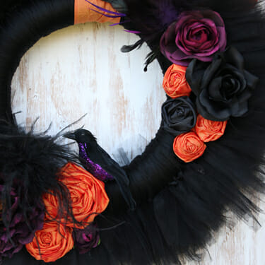 How To: Make a Tulle Wreath {Halloween Edition!}