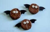 Not-So-Spooky Oreo Bats