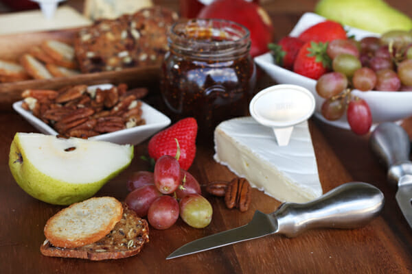 How to Make an Awesome Cheese Board in Minutes