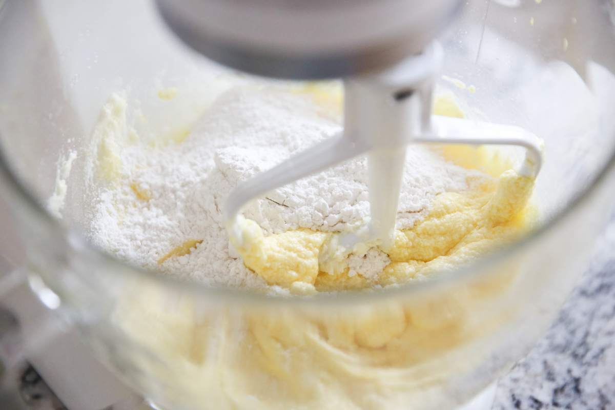 flour mixing