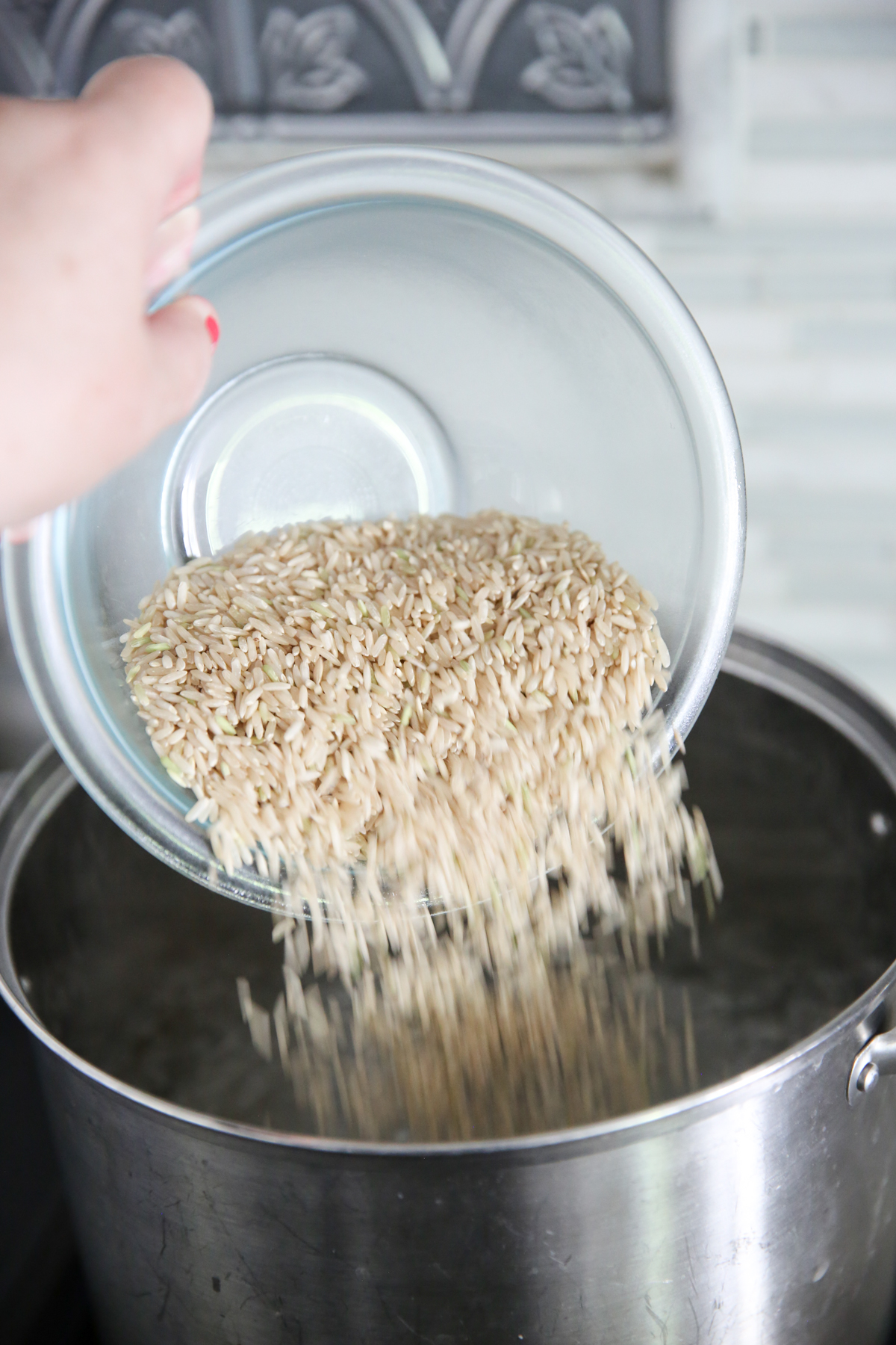 cook brown rice in boiling water