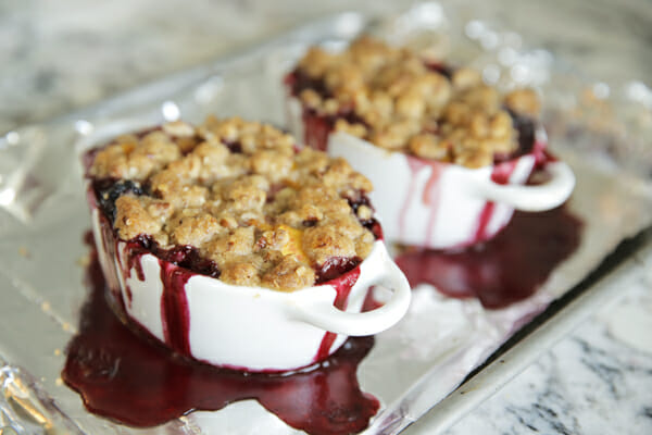 Baked Blackbery Peach Crisp