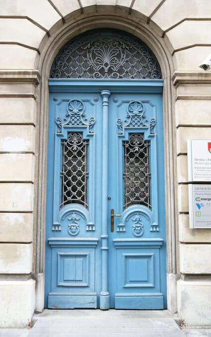 blue door