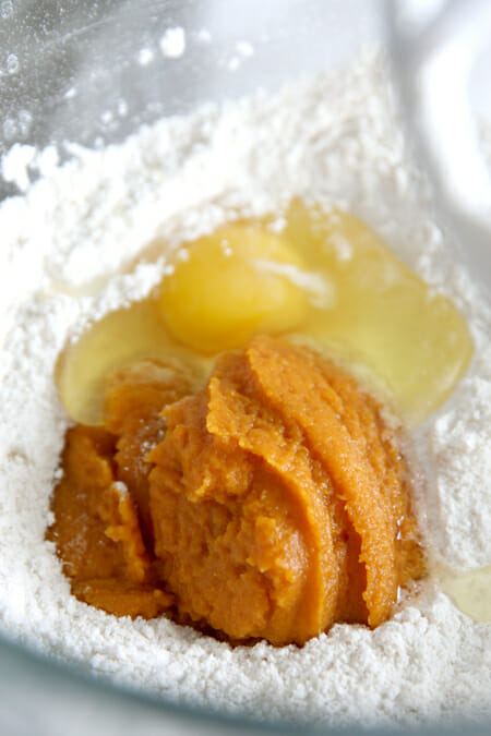 Pumpkin Cinnamon Rolls_Pumpkin in Dry