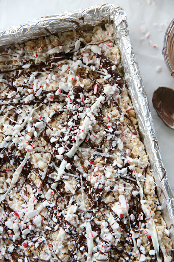 Peppermint Rice Krispies treats on a stick - Chickabug