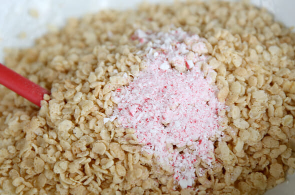 Peppermint Rice Krispies treats on a stick - Chickabug