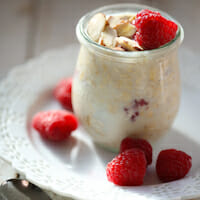 Overnight Refrigerator Oatmeal with Almonds and Raspberries