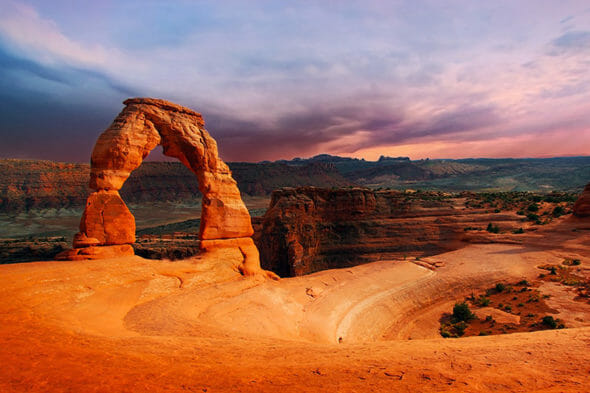 arches-national-park-photo-delicate-arch-at-sunset