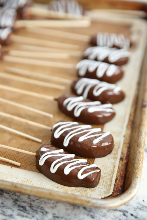 white chocolate drizzled apples