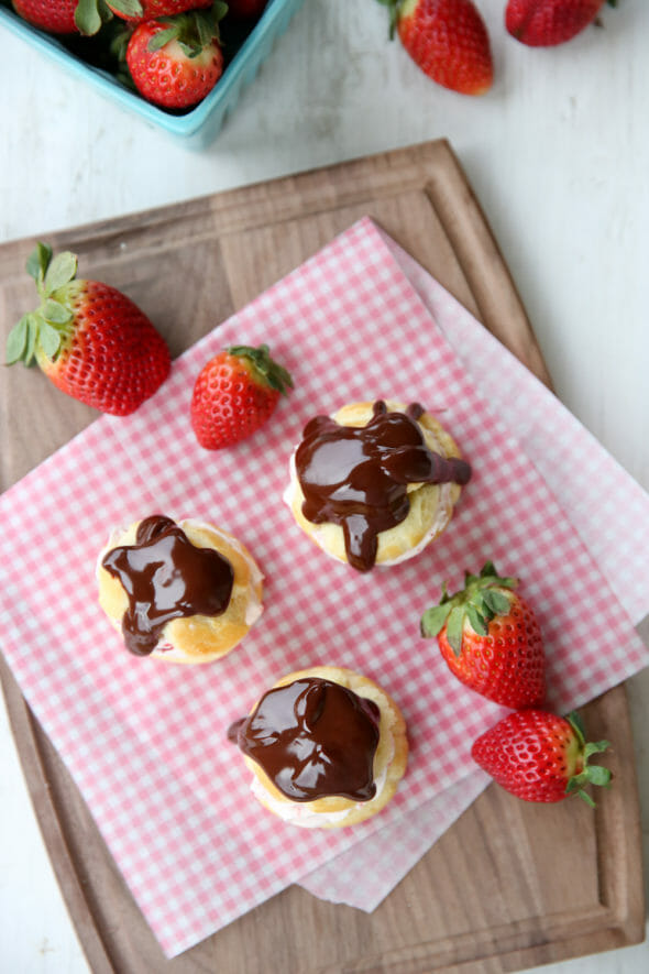 strawberry cream puffs