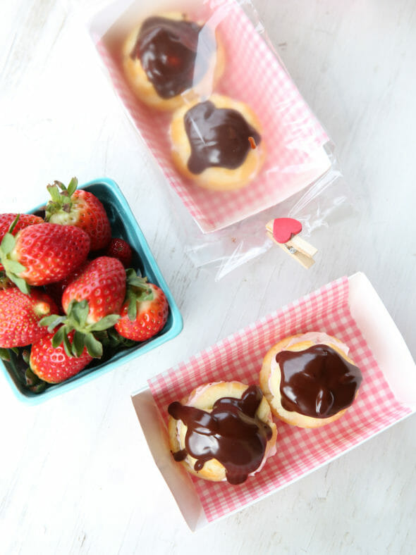 strawberry chocolate cream puffs