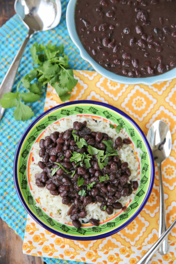 Frijoles de la Instant Pot - Nibbles and Feasts