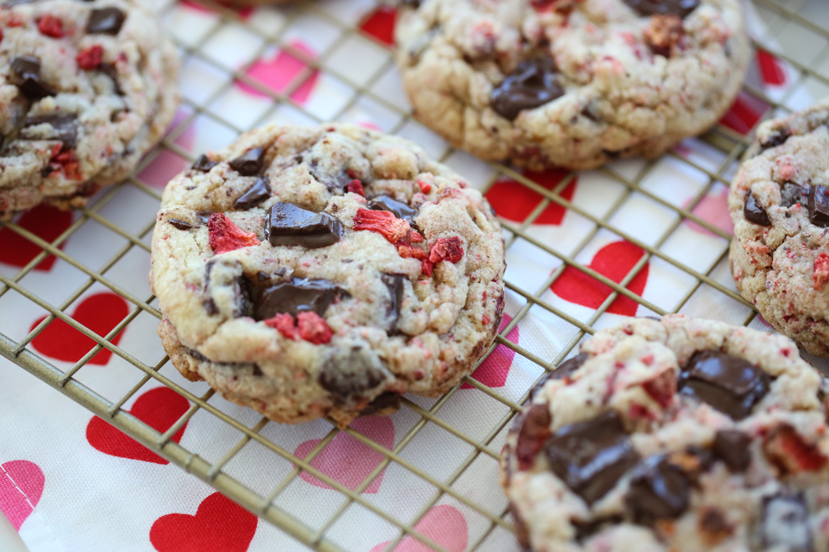 strawberry chocolate chip cookies