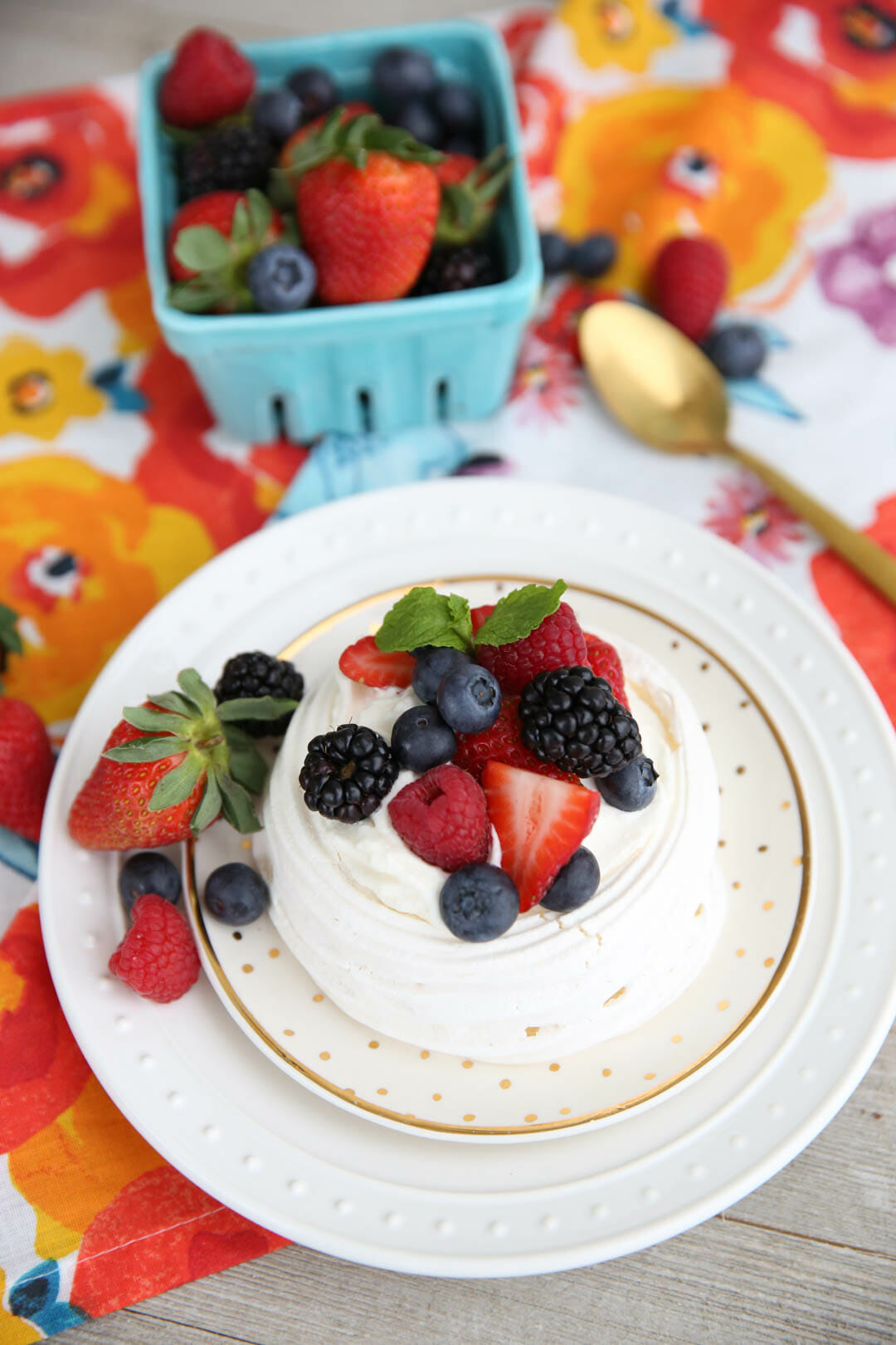 Easy Pavlova Recipe with Berries and Cream