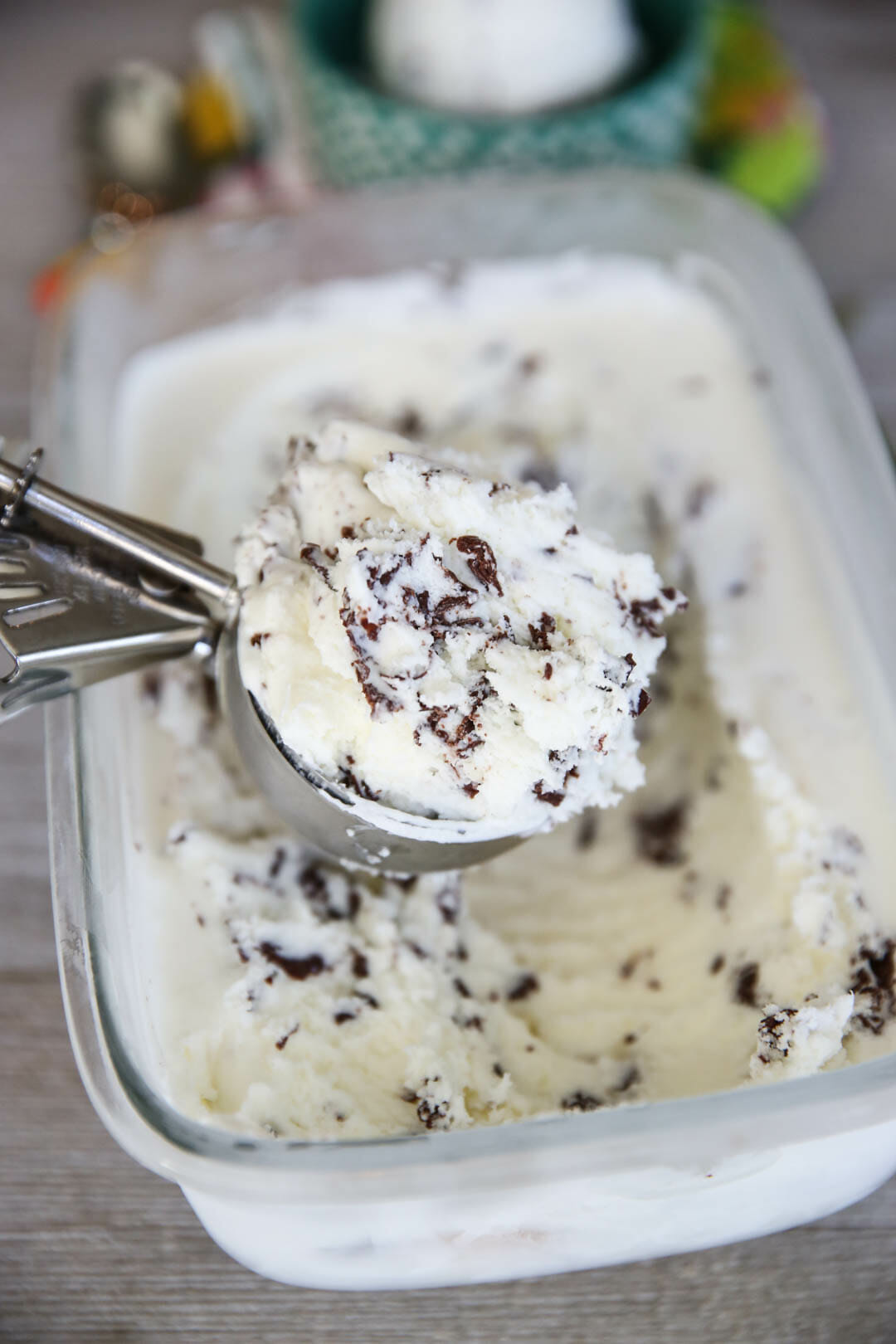 Mint Chocolate Chip Ice Cream (with essential oils)