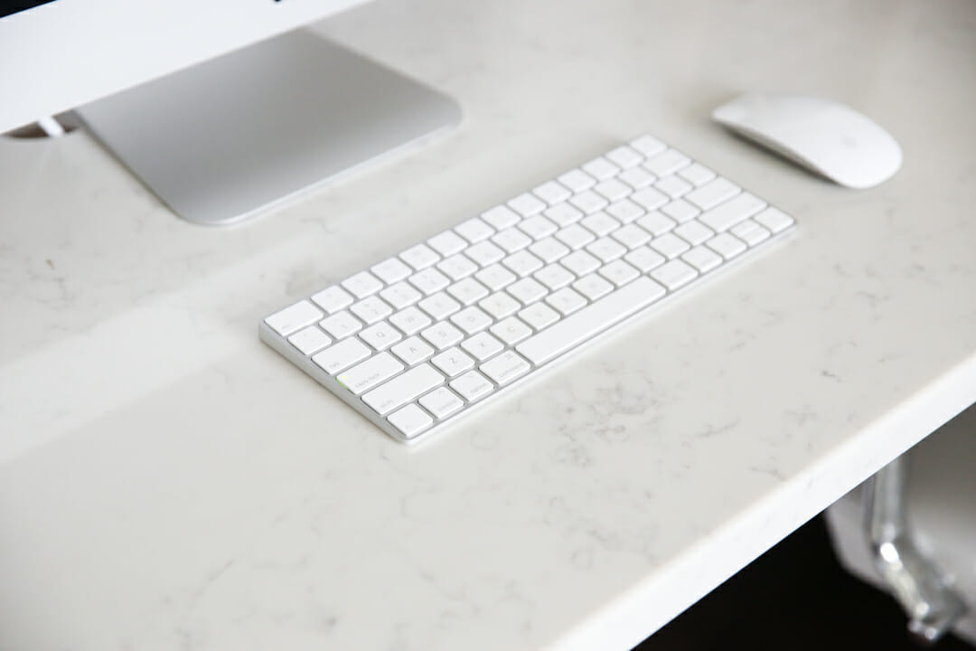 white quartz counter top