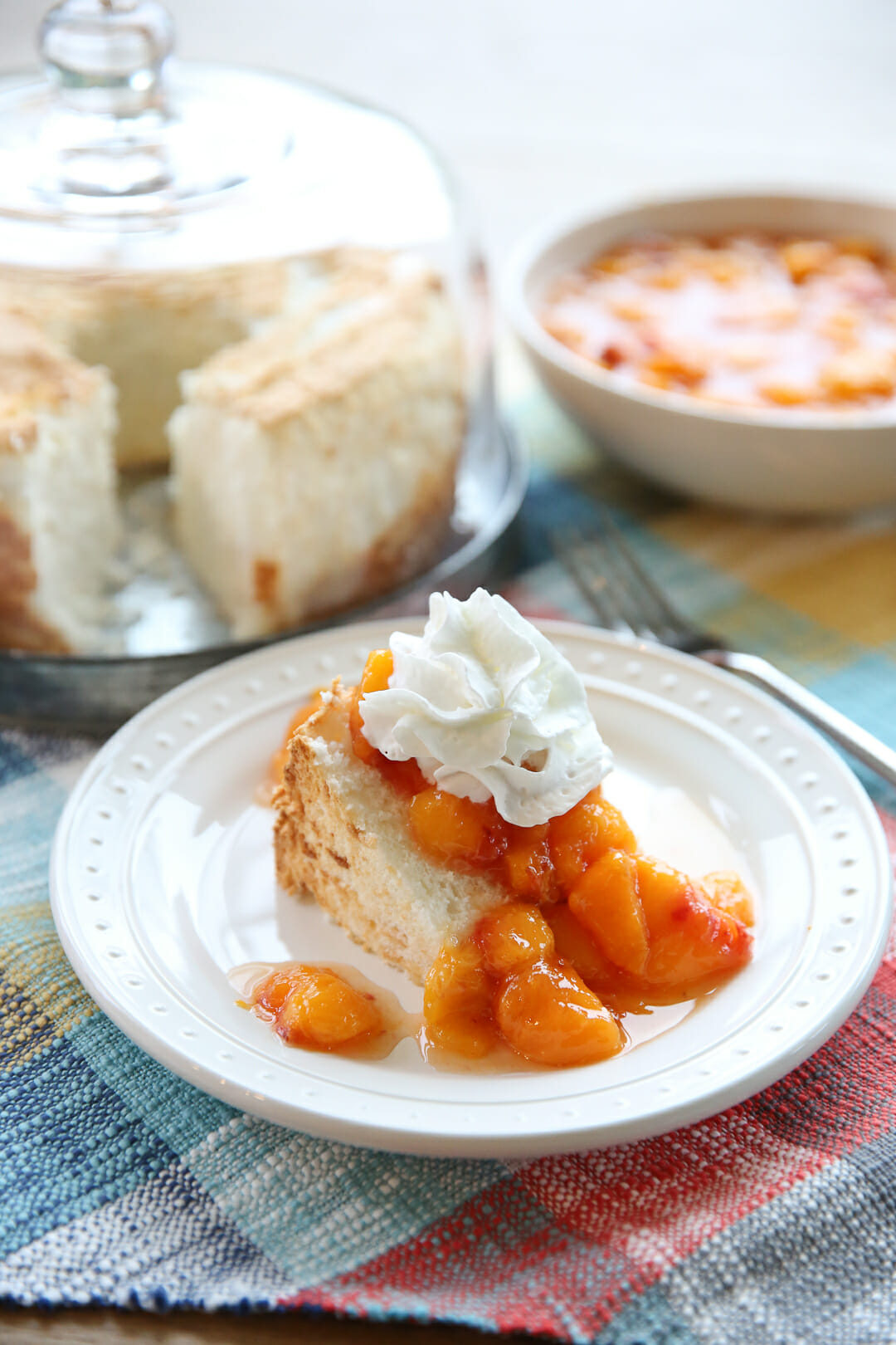 Angel Food Cake with Peaches and Cream