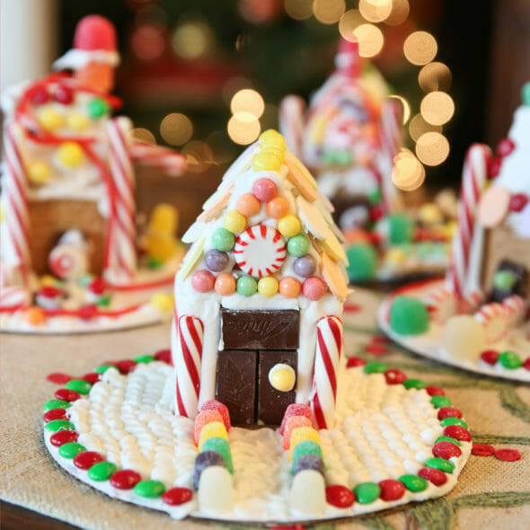 simple christmas gingerbread houses