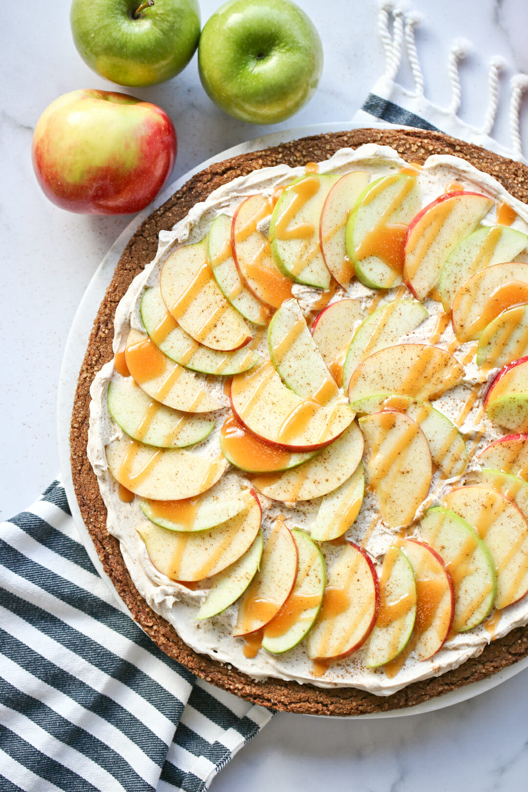 caramel apple fruit pizza