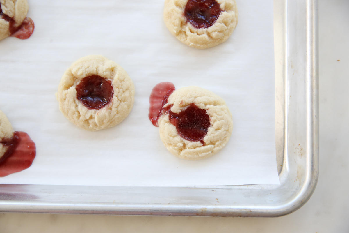 baked raspberry thumbprint cookies